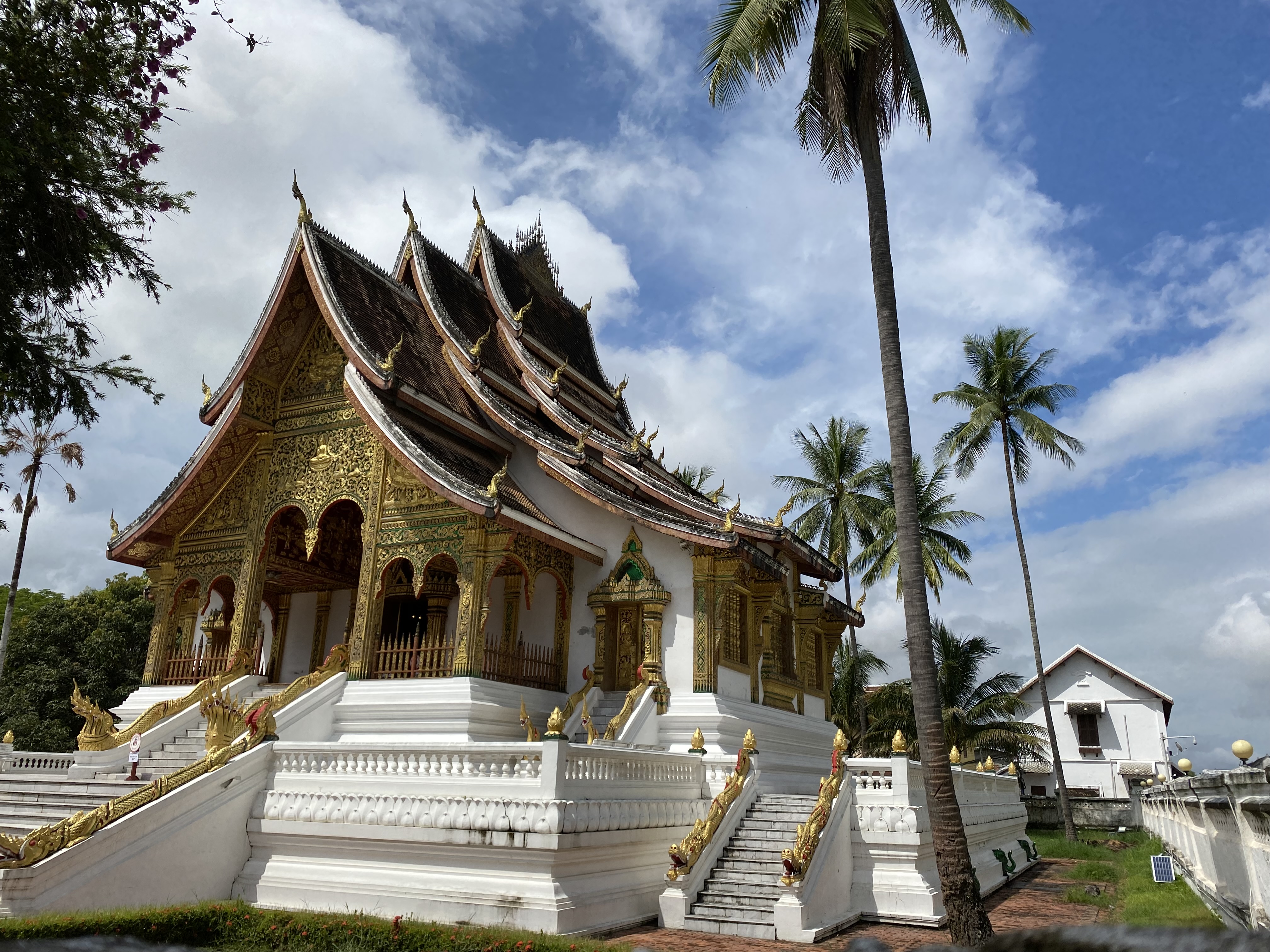 LAOS COMPLETE 12